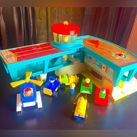 HOT Family Airport Playset Fisher Price Airport 1972 FISHER